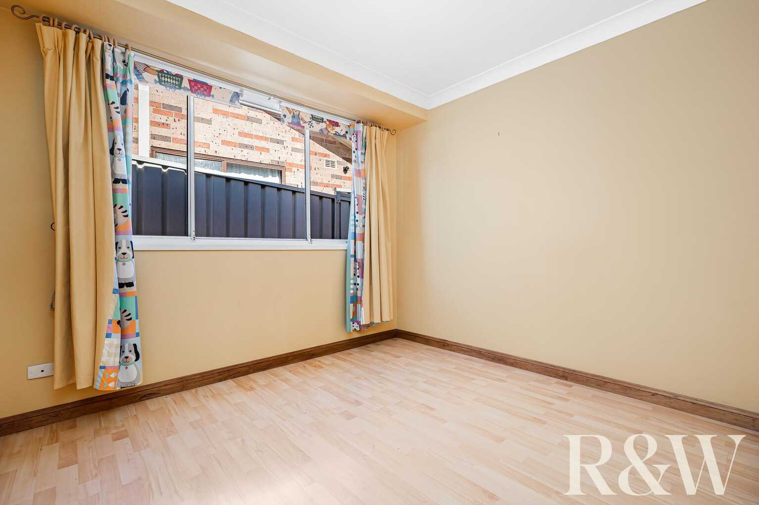 74 Minchin Drive Minchinbury