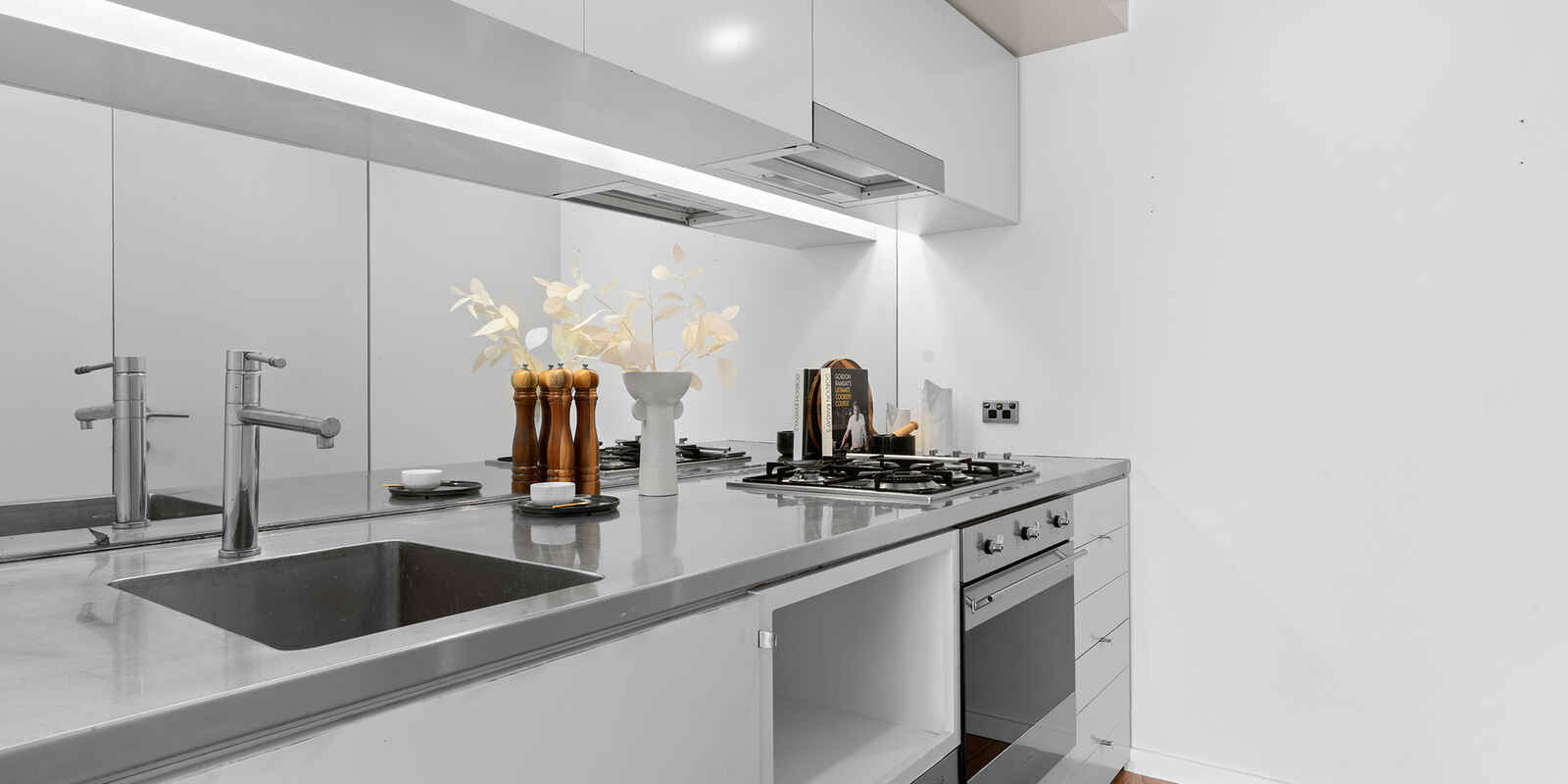 612/227 Victoria Street Darlinghurst