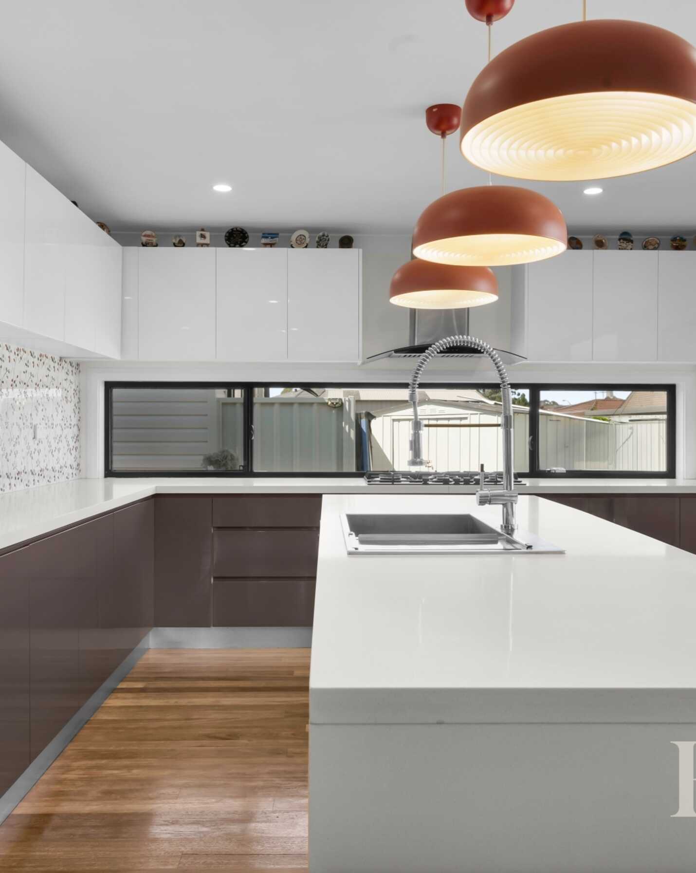 21 & 21A KIRSTY CRESCENT Hassall Grove, Grove - Thumbnail 3