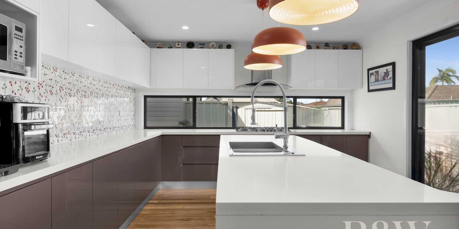 21 & 21A KIRSTY CRESCENT Hassall Grove