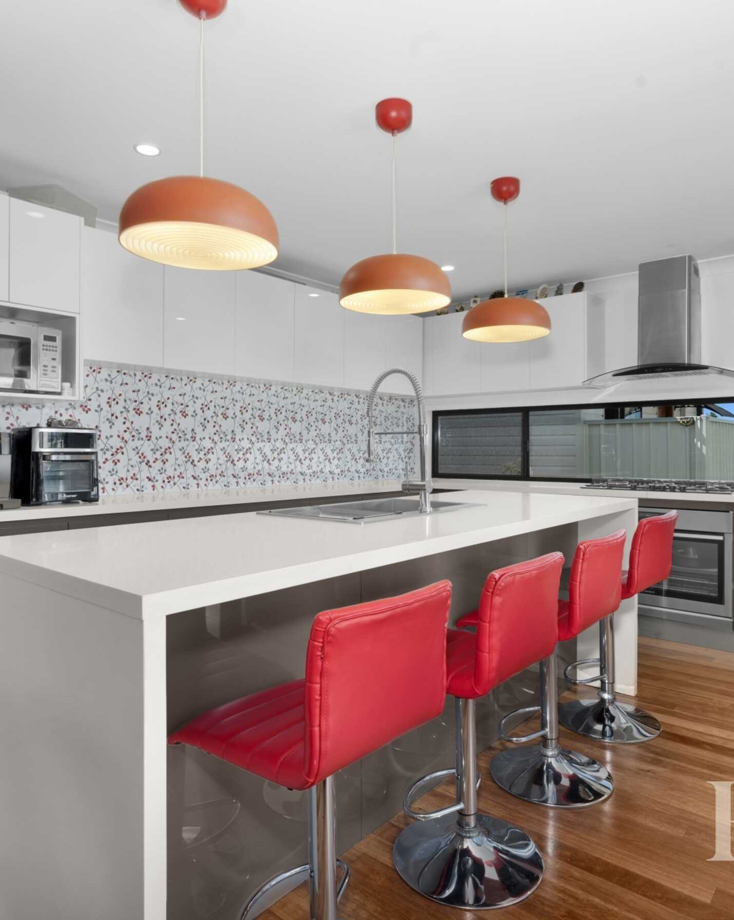 21 & 21A KIRSTY CRESCENT Hassall Grove, Grove - Thumbnail 4