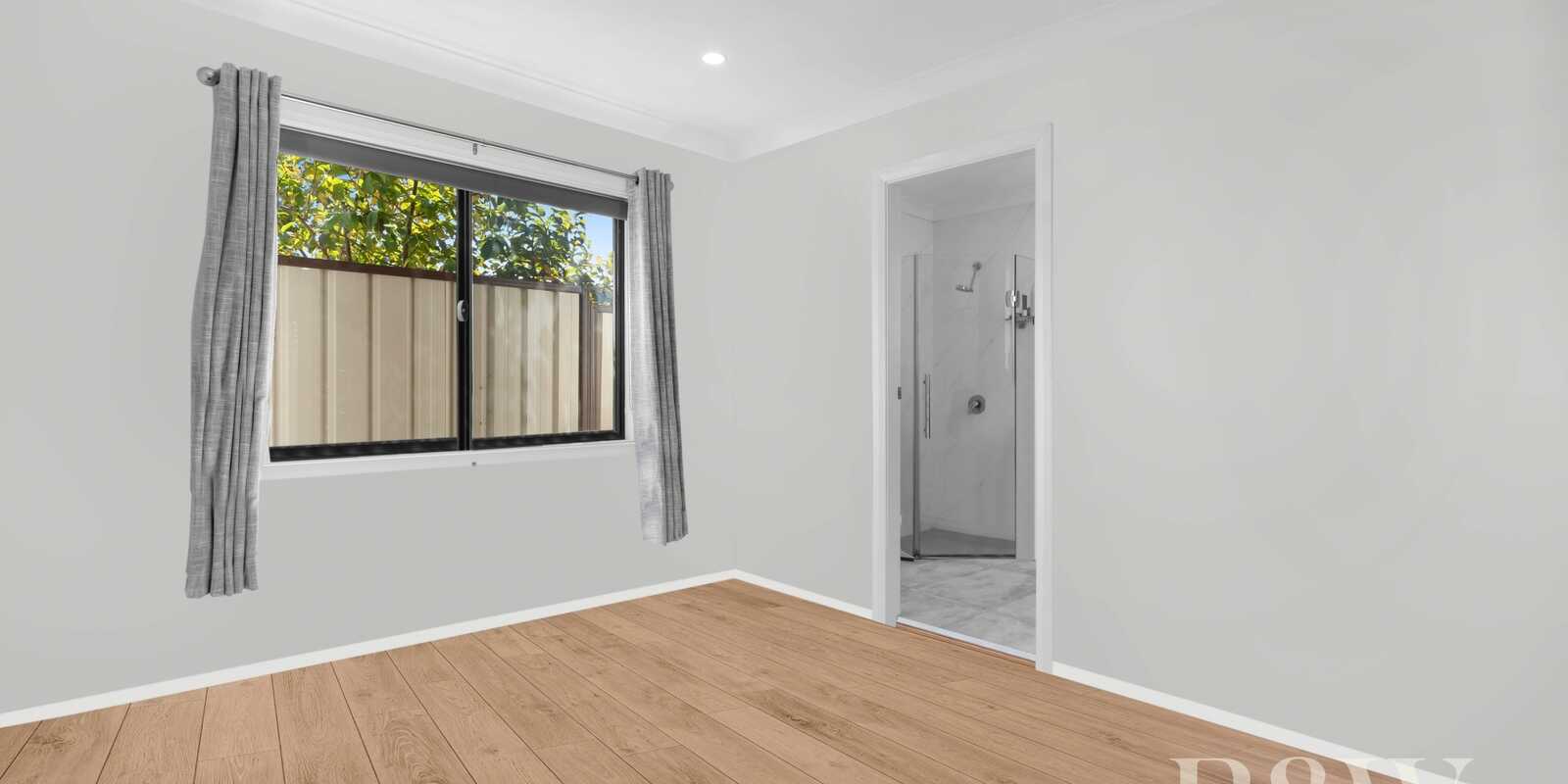 21 & 21A KIRSTY CRESCENT Hassall Grove