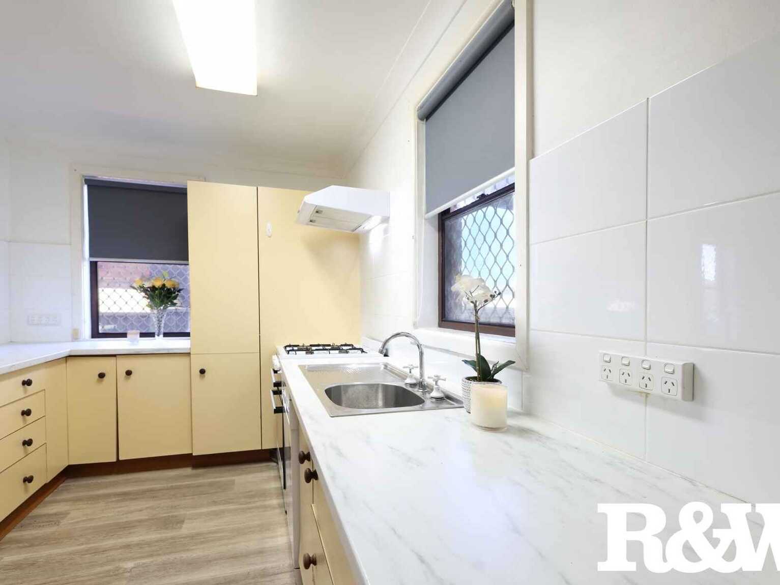 36 Gasmata Crescent Whalan 36 Gasmata Crescent Whalan