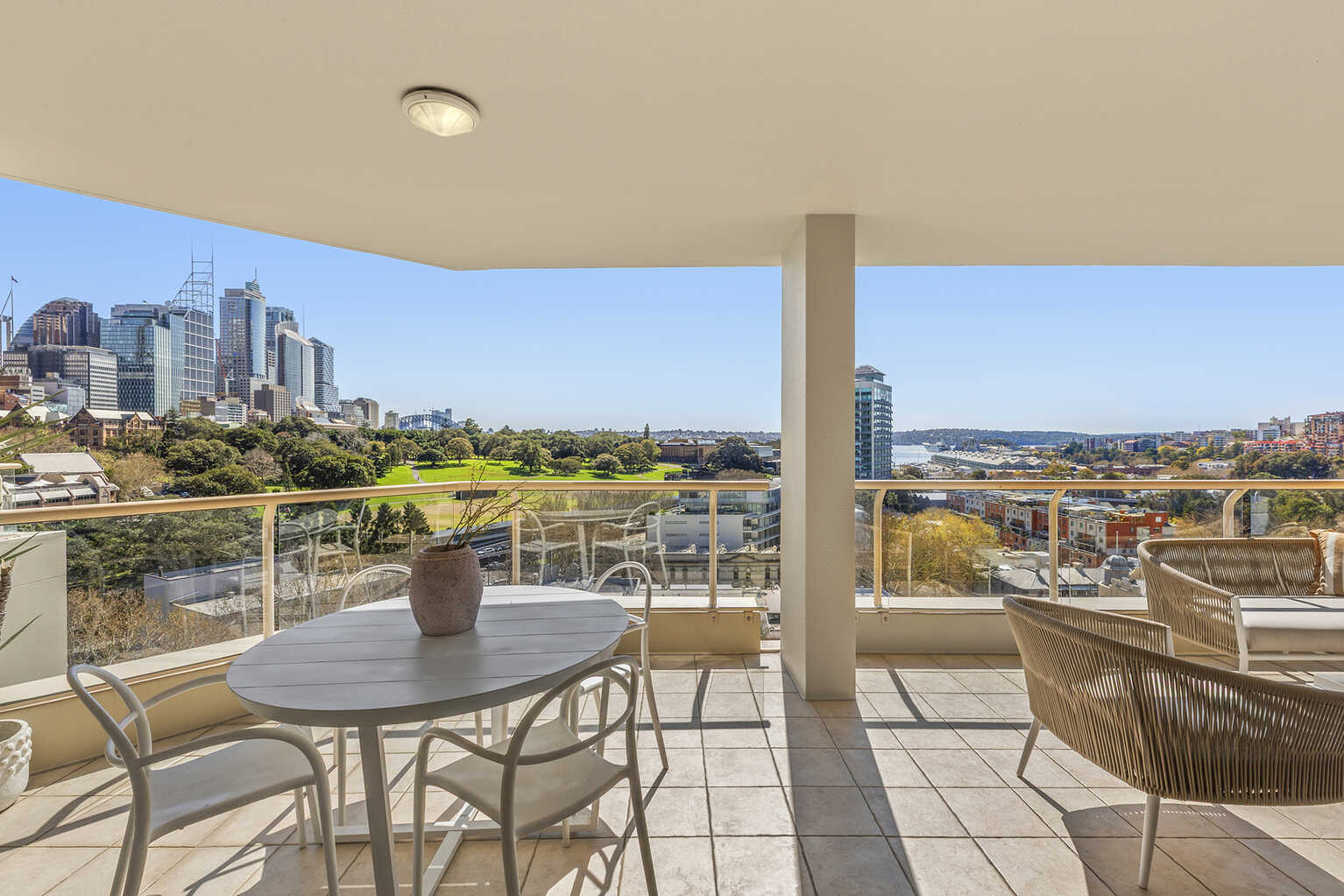 1005/63 Crown Street Woolloomooloo 1005/63 Crown Street Woolloomooloo