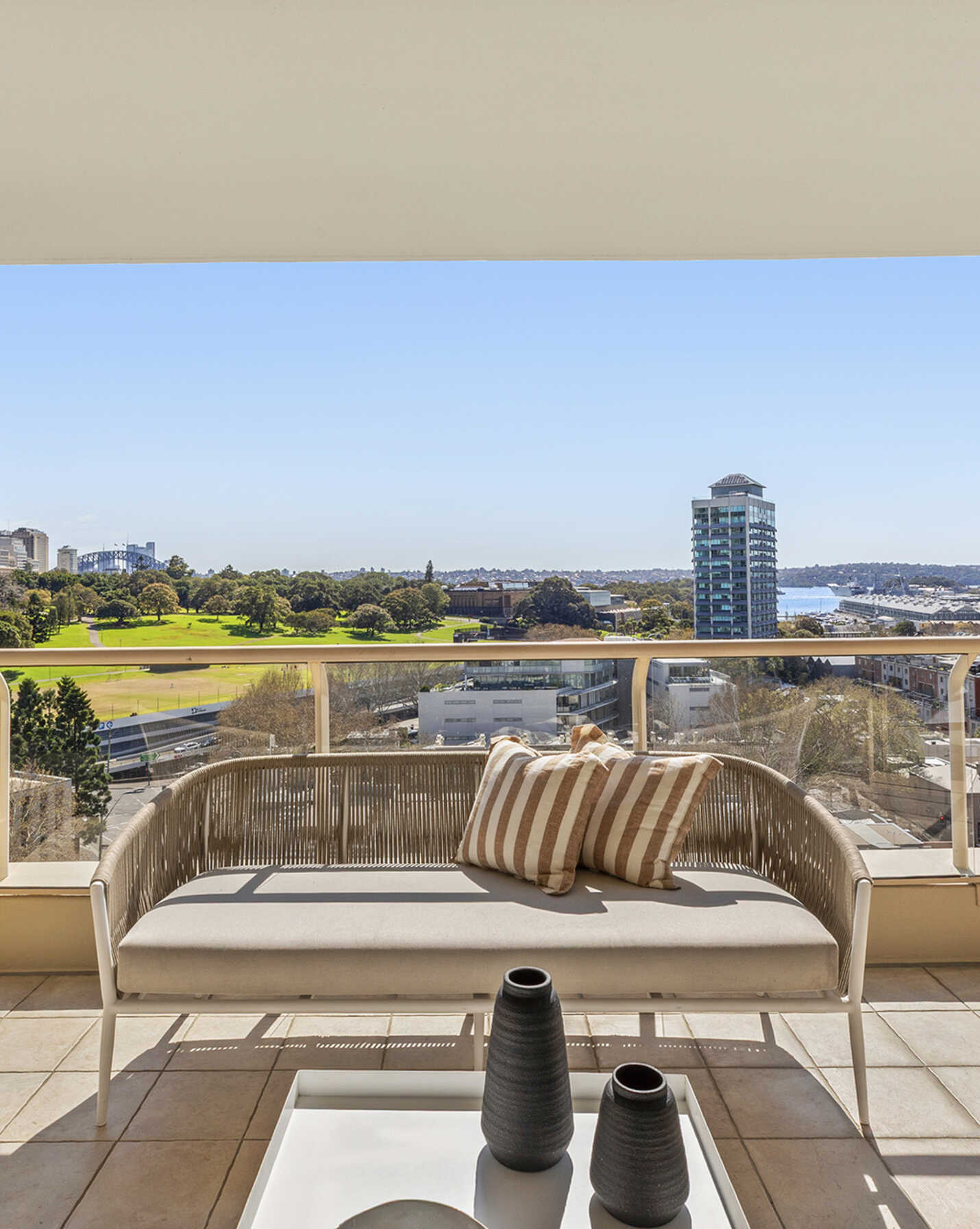 1005/63 Crown Street Woolloomooloo, Woolloomooloo - Thumbnail 2