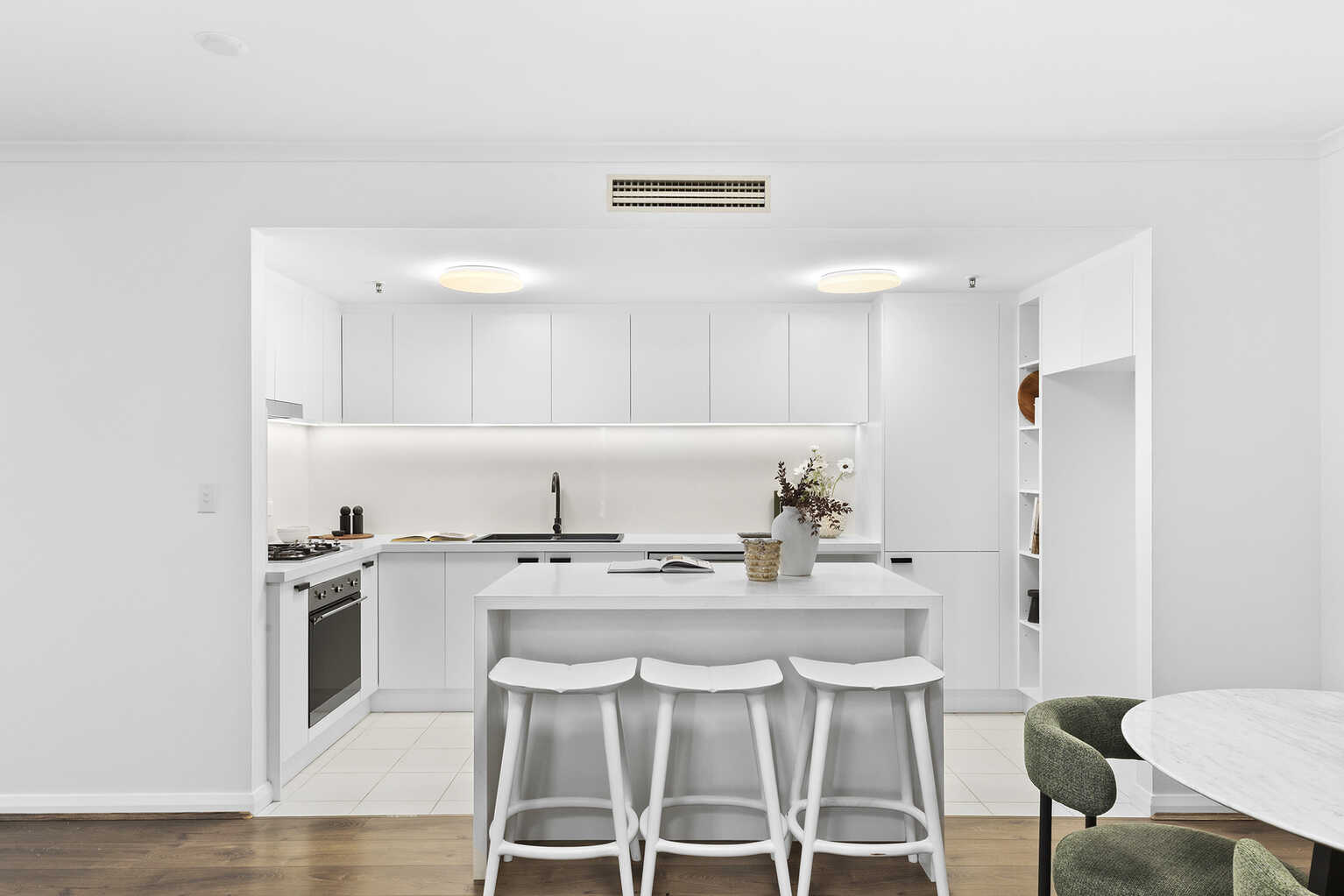 1005/63 Crown Street Woolloomooloo 1005/63 Crown Street Woolloomooloo