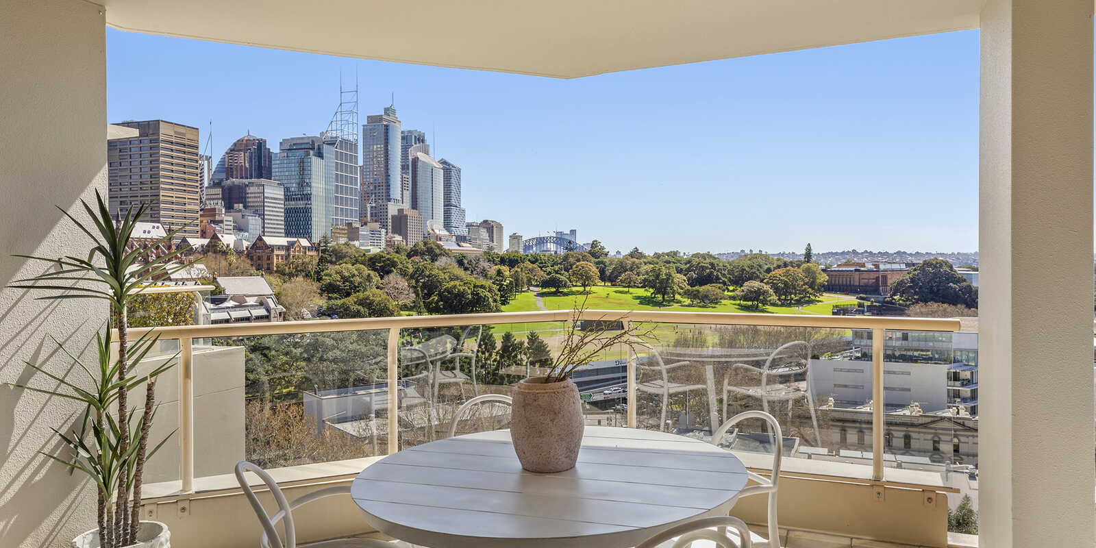 1005/63 Crown Street Woolloomooloo 1005/63 Crown Street Woolloomooloo