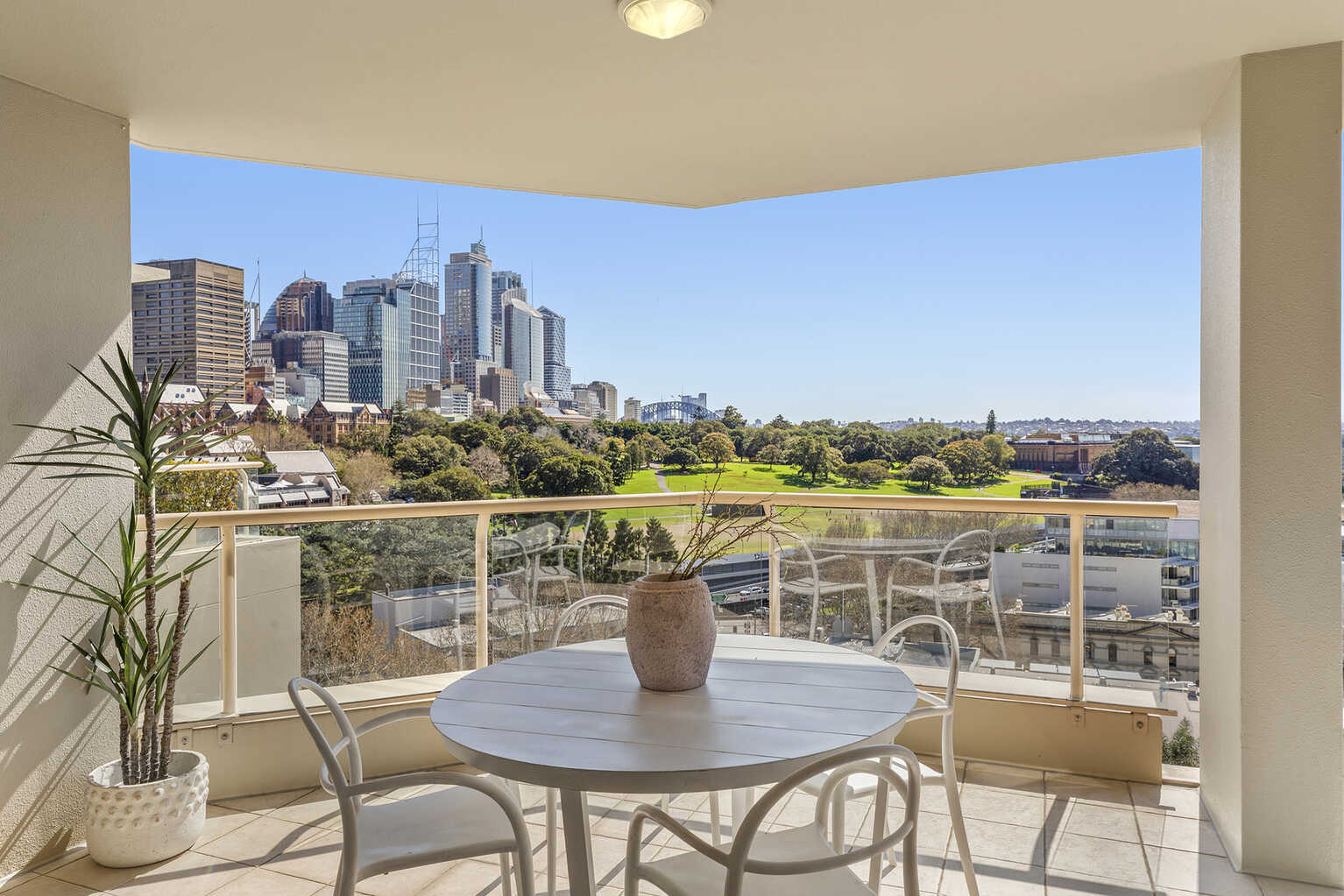 1005/63 Crown Street Woolloomooloo 1005/63 Crown Street Woolloomooloo