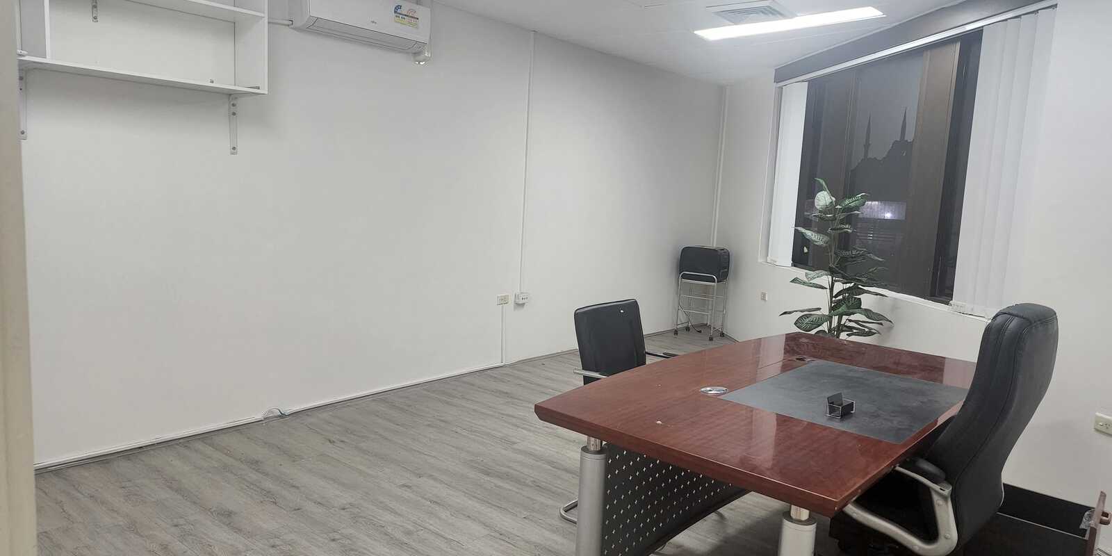 Suite 4, first floor/10 -14 Auburn Road Auburn