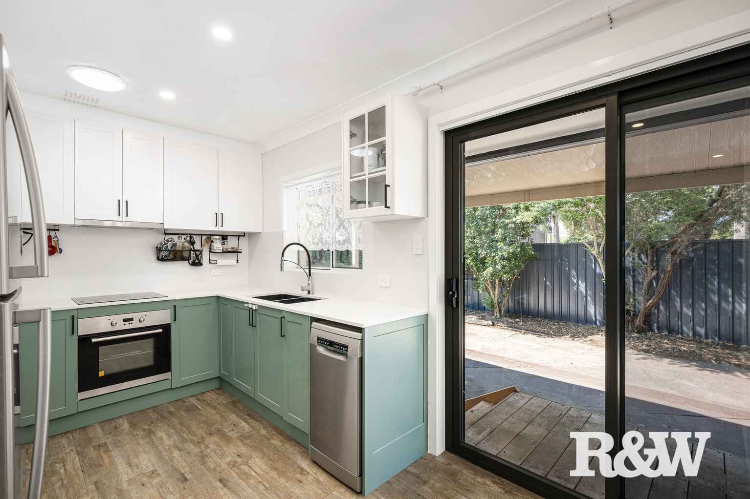 7 Kiwi Place Lethbridge Park