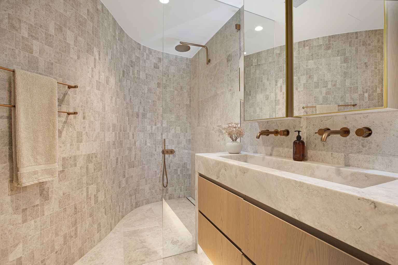 1/76 Drumalbyn Road Bellevue Hill