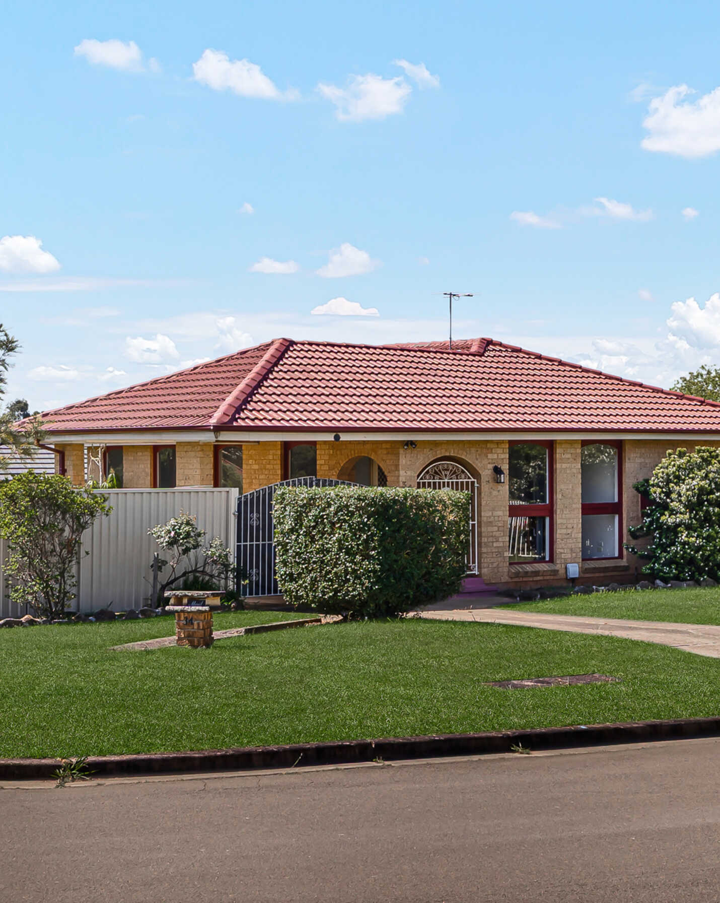 34 Alexandra Circuit St Clair, Clair - Thumbnail 2