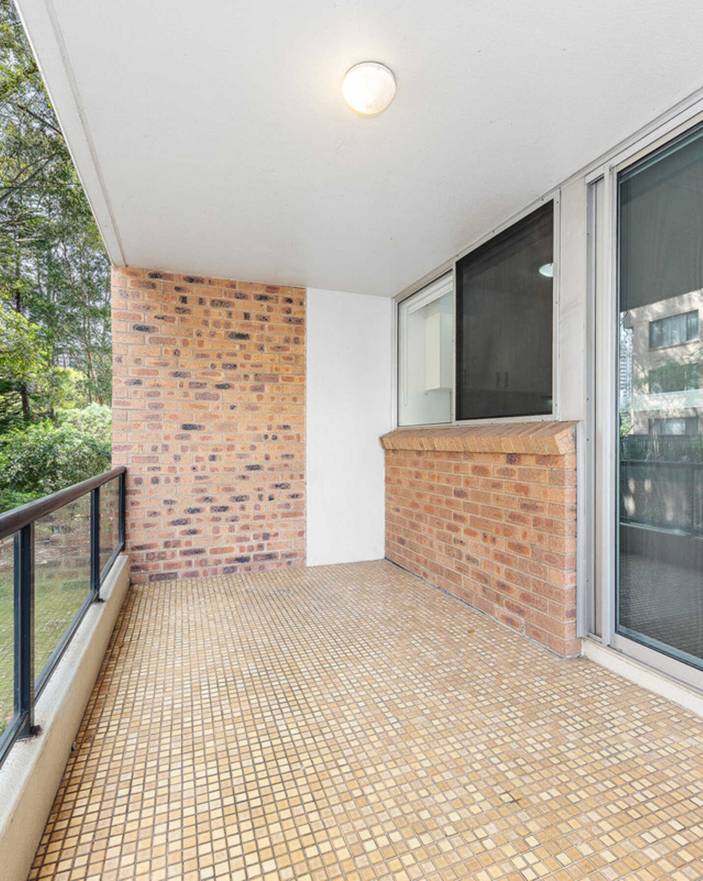 16/2 Parkside Lane Chatswood, Chatswood - Image 1