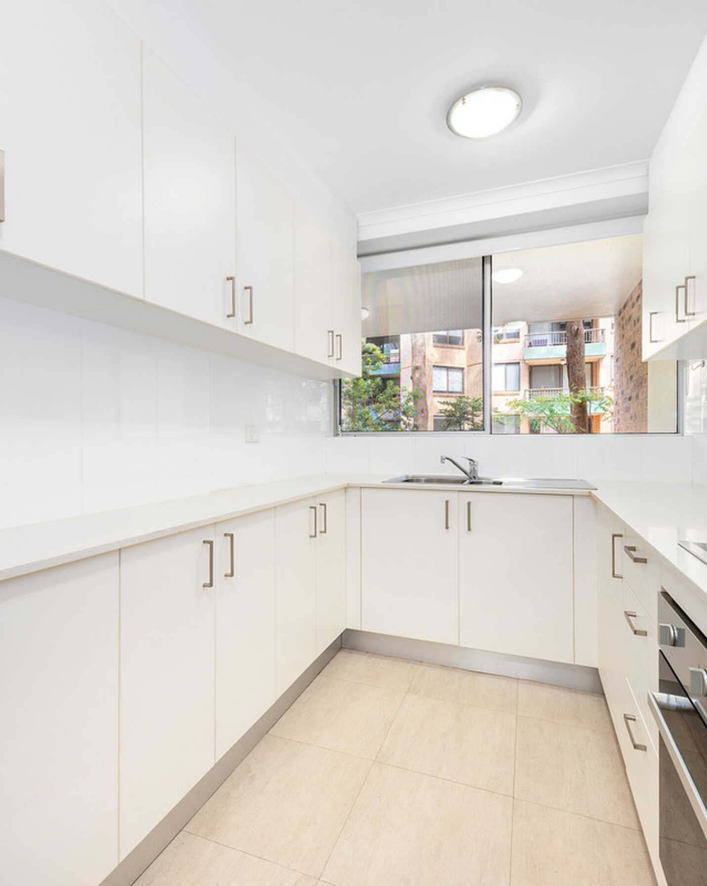 16/2 Parkside Lane Chatswood, Chatswood - Thumbnail 2