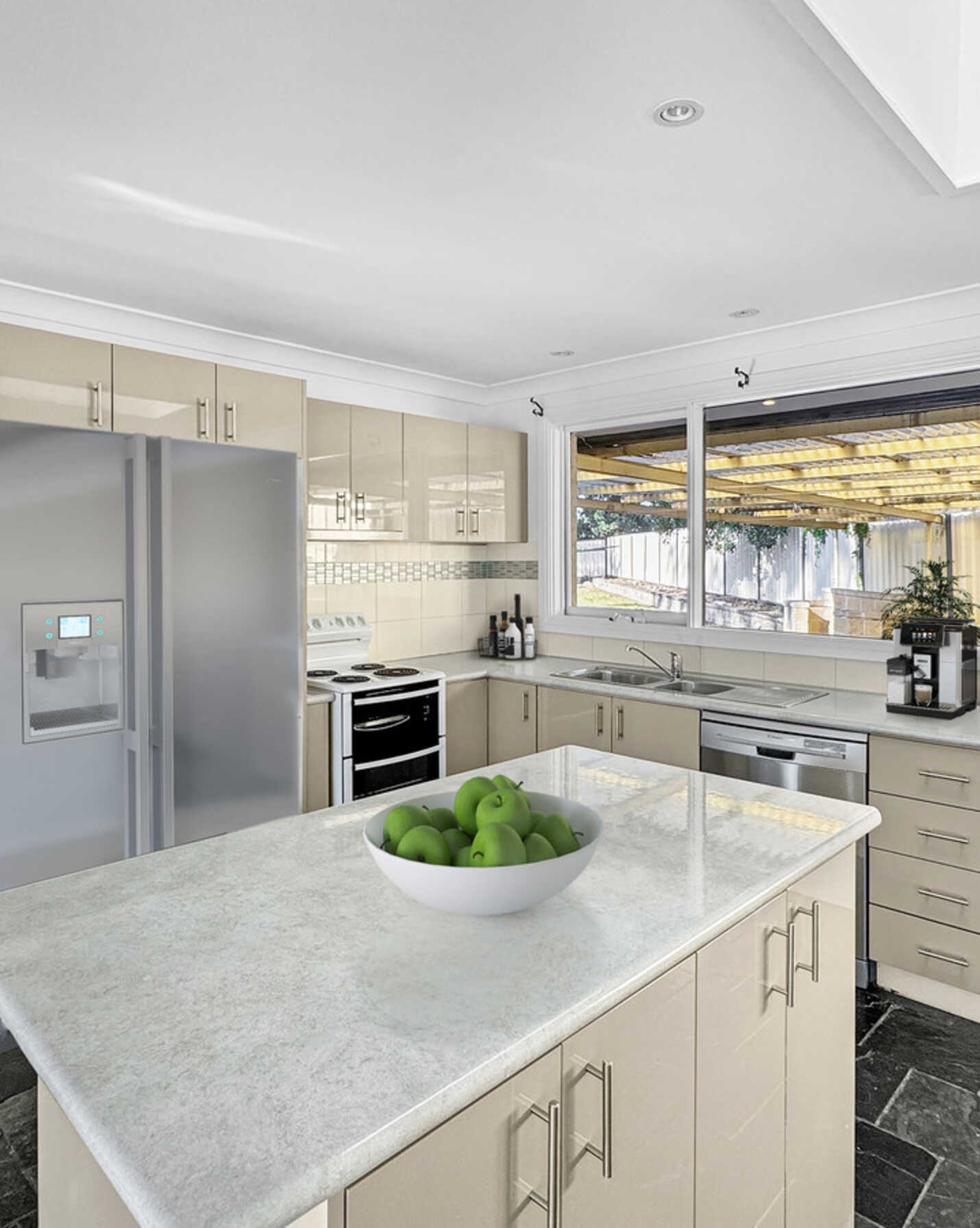 40 Pecks Road North Richmond, Richmond - Thumbnail 2