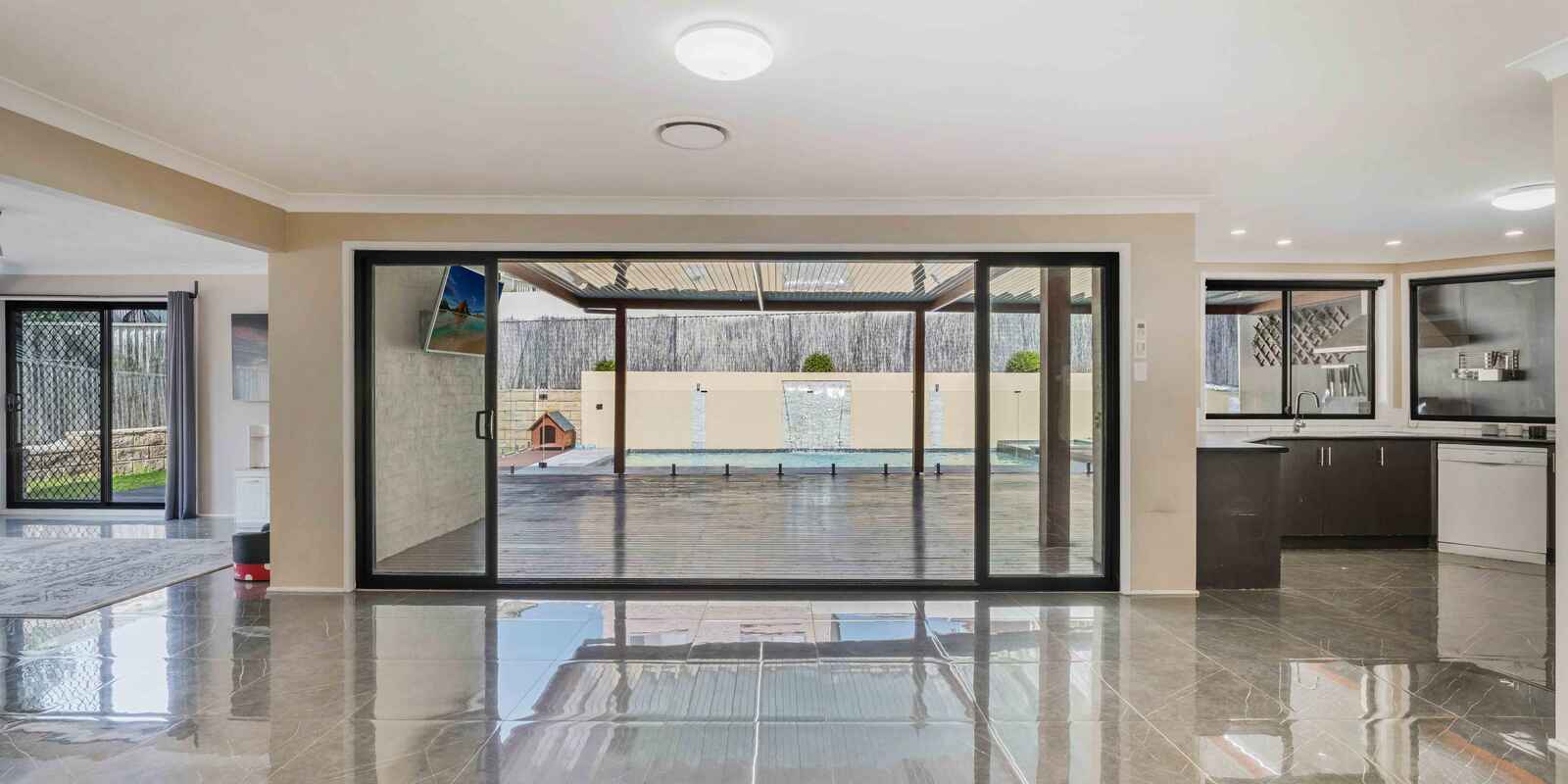 94 Greenway Drive West Hoxton 94 Greenway Drive West Hoxton