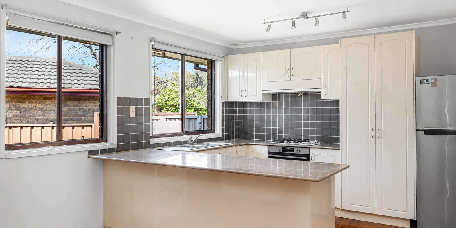 34 Alexandra Circuit St Clair 34 Alexandra Circuit St Clair