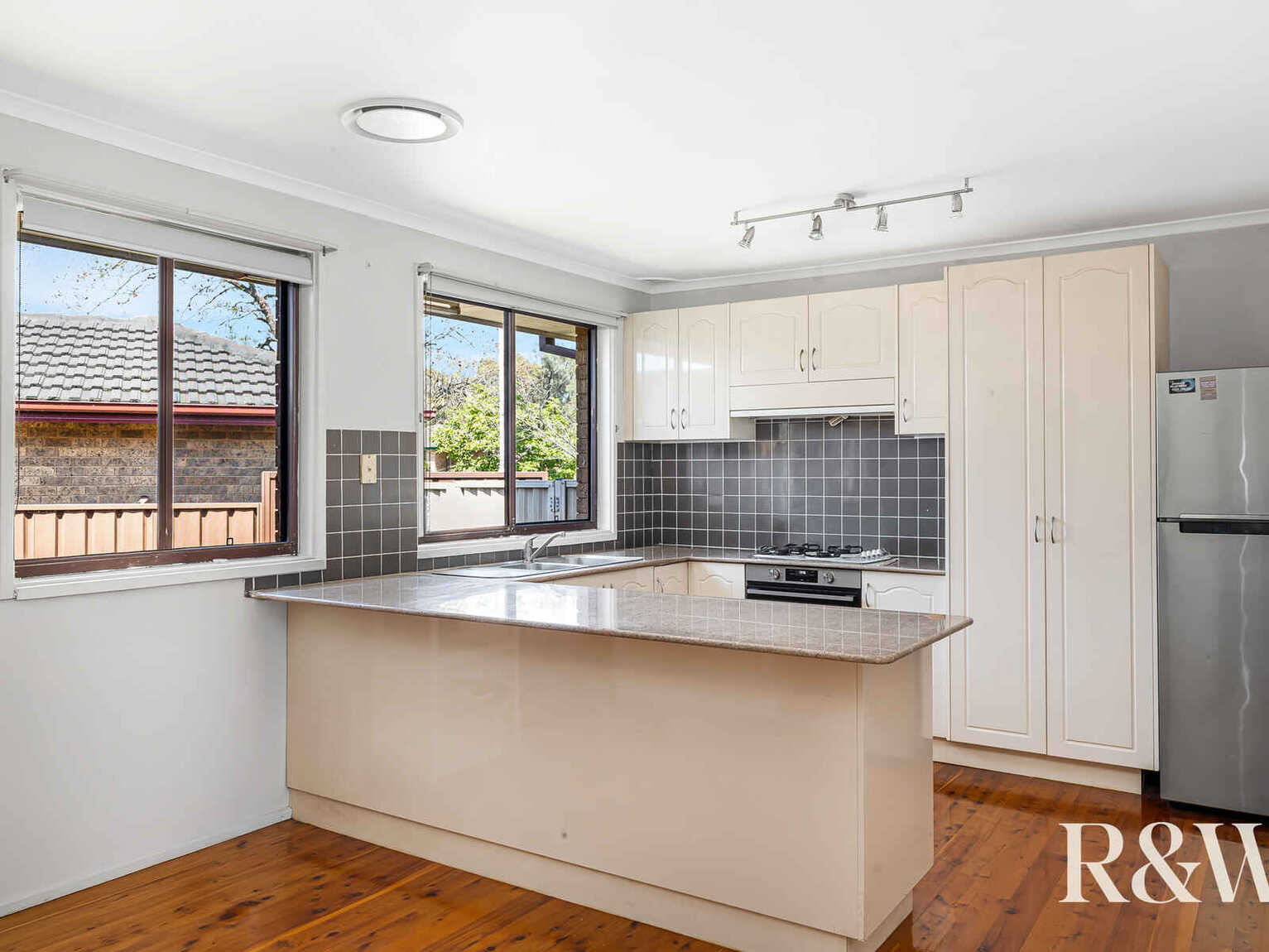34 Alexandra Circuit St Clair 34 Alexandra Circuit St Clair