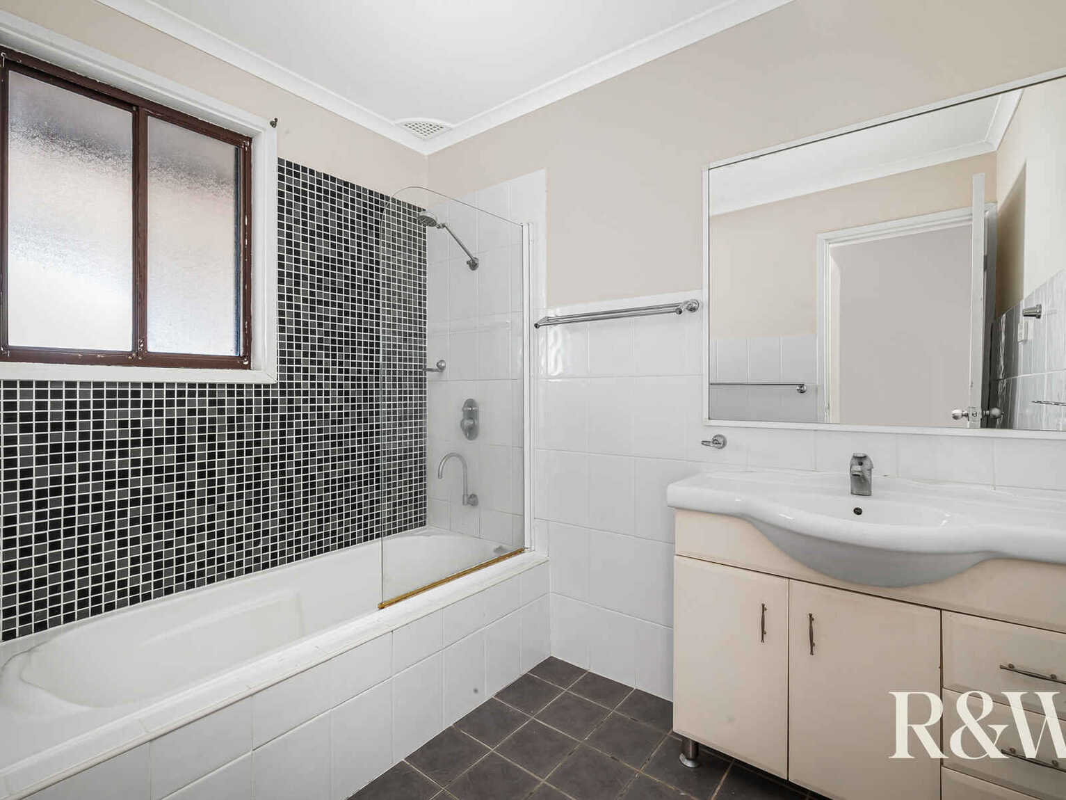 34 Alexandra Circuit St Clair 34 Alexandra Circuit St Clair