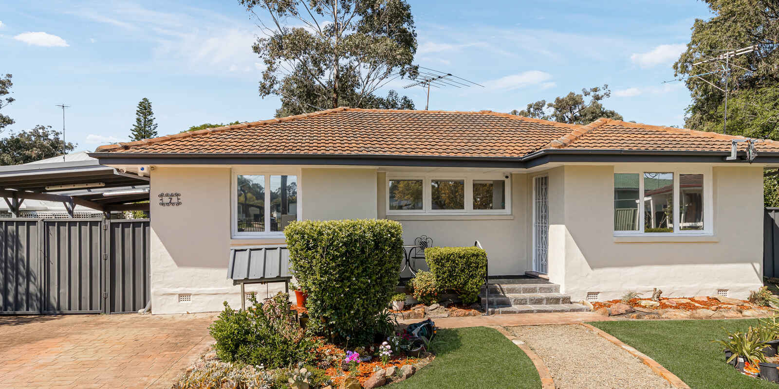 7 Kiwi Place Lethbridge Park