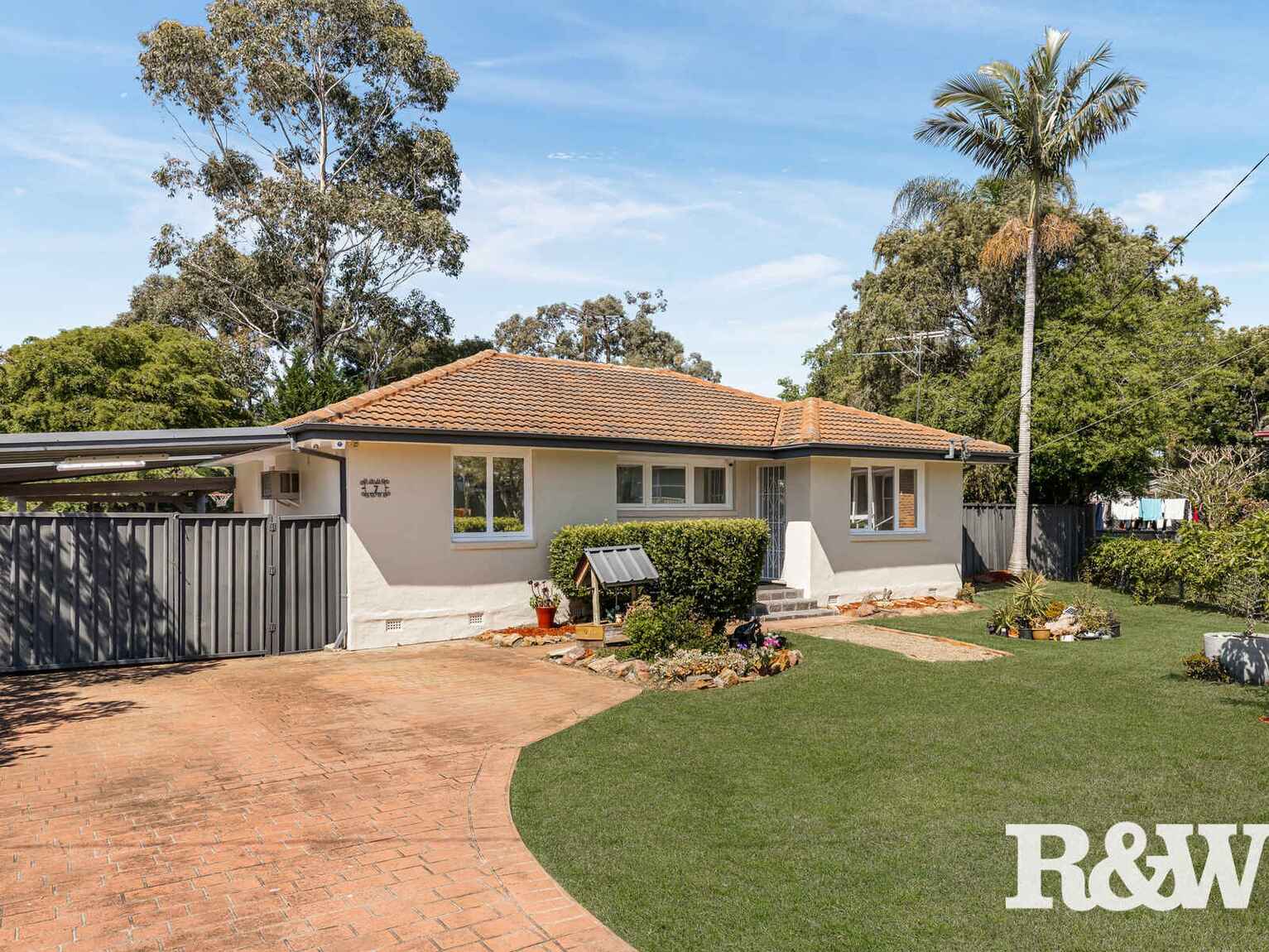 7 Kiwi Place Lethbridge Park