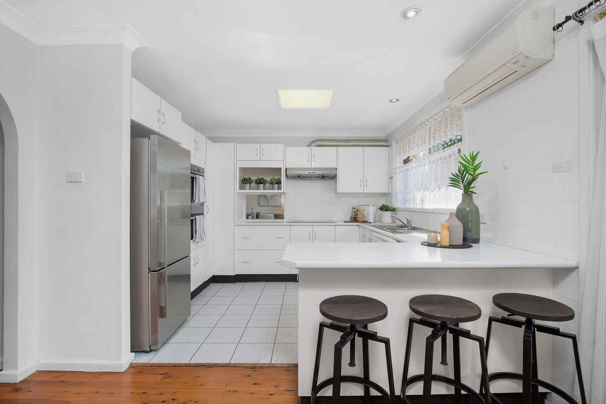 16 Kinarra Avenue Kellyville