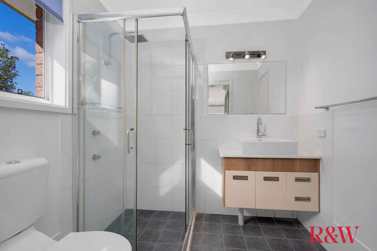 16 Kinarra Avenue Kellyville