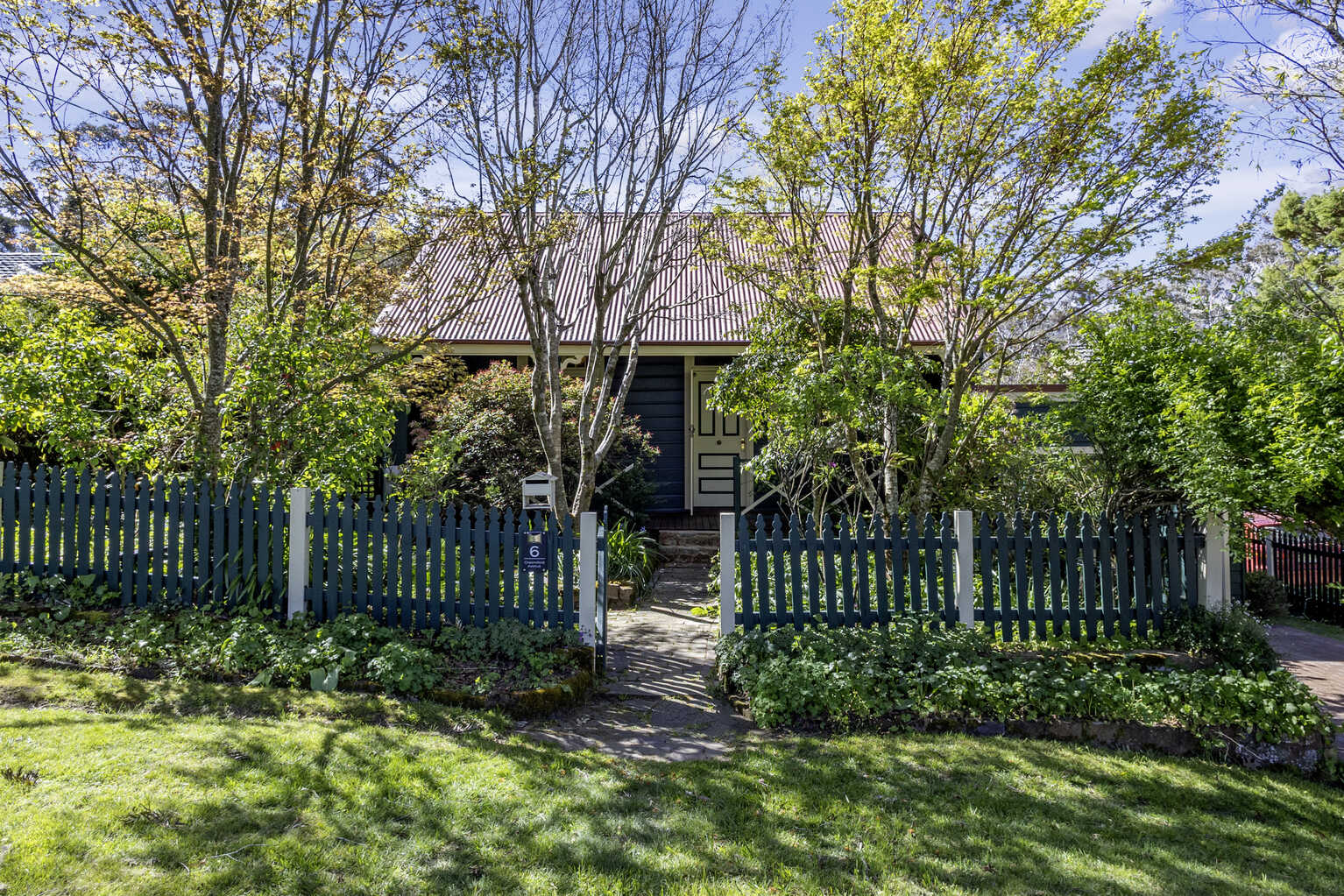 6 Chelmsford Avenue Blackheath