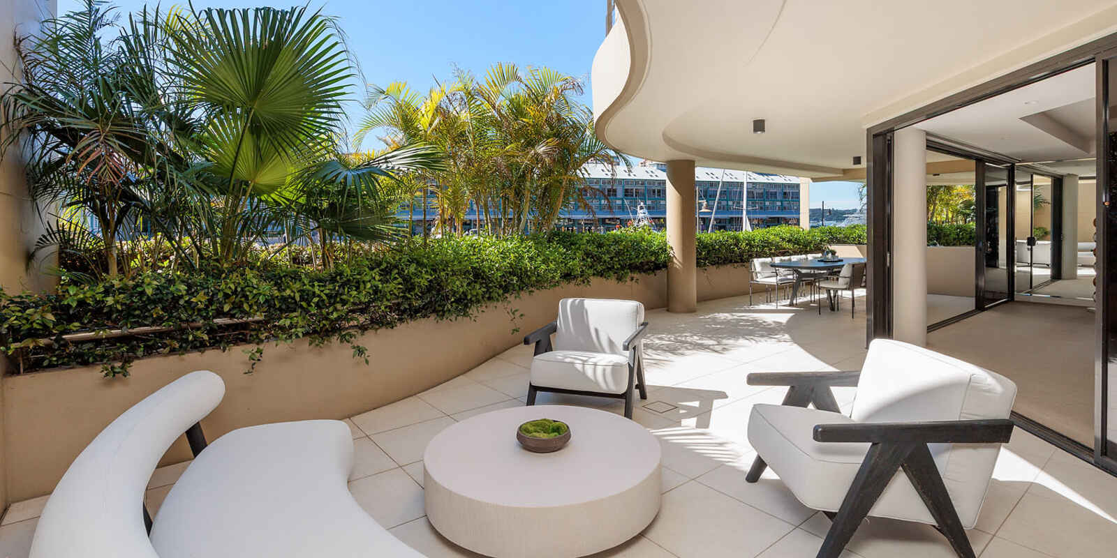 10/10 Lincoln Crescent Woolloomooloo