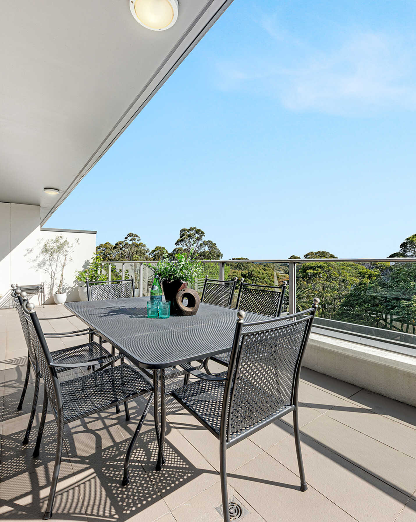 605/4 Duntroon Avenue St Leonards, Leonards - Thumbnail 2