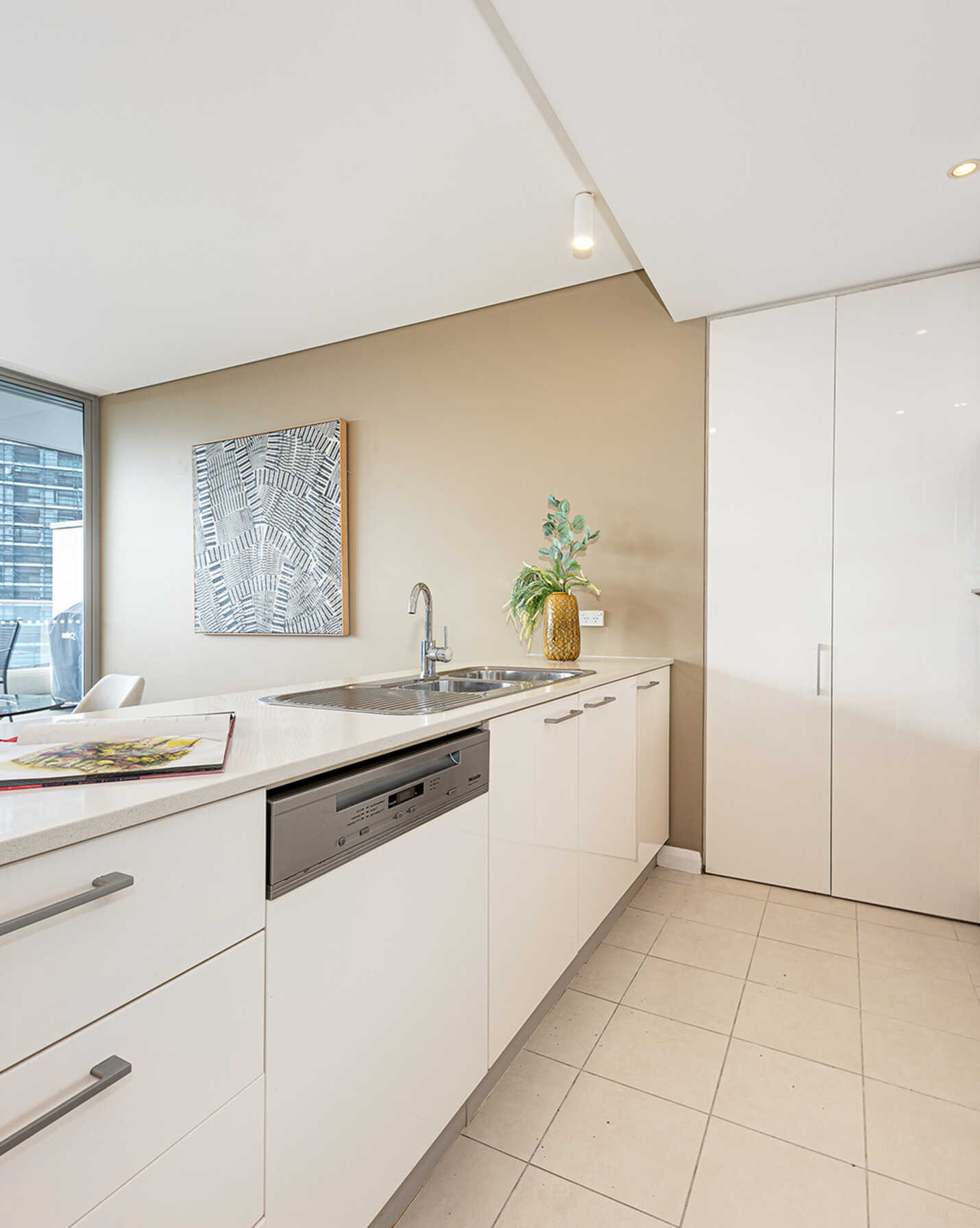 605/4 Duntroon Avenue St Leonards, Leonards - Thumbnail 4