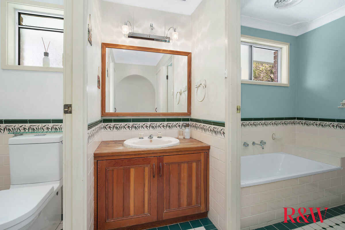 16 Kinarra Avenue Kellyville