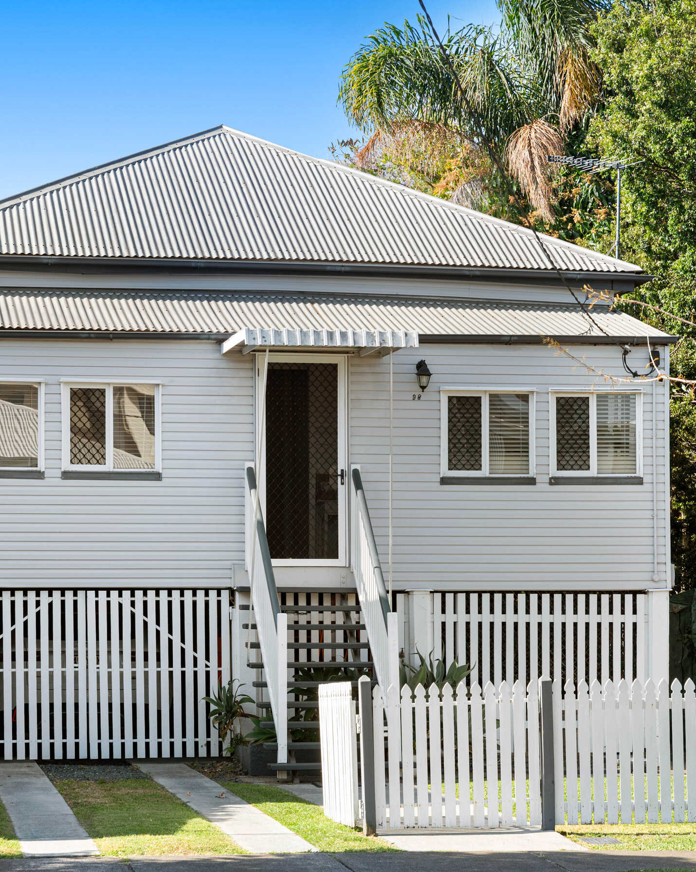 98 Stevenson Street Ascot, Ascot - Thumbnail 2