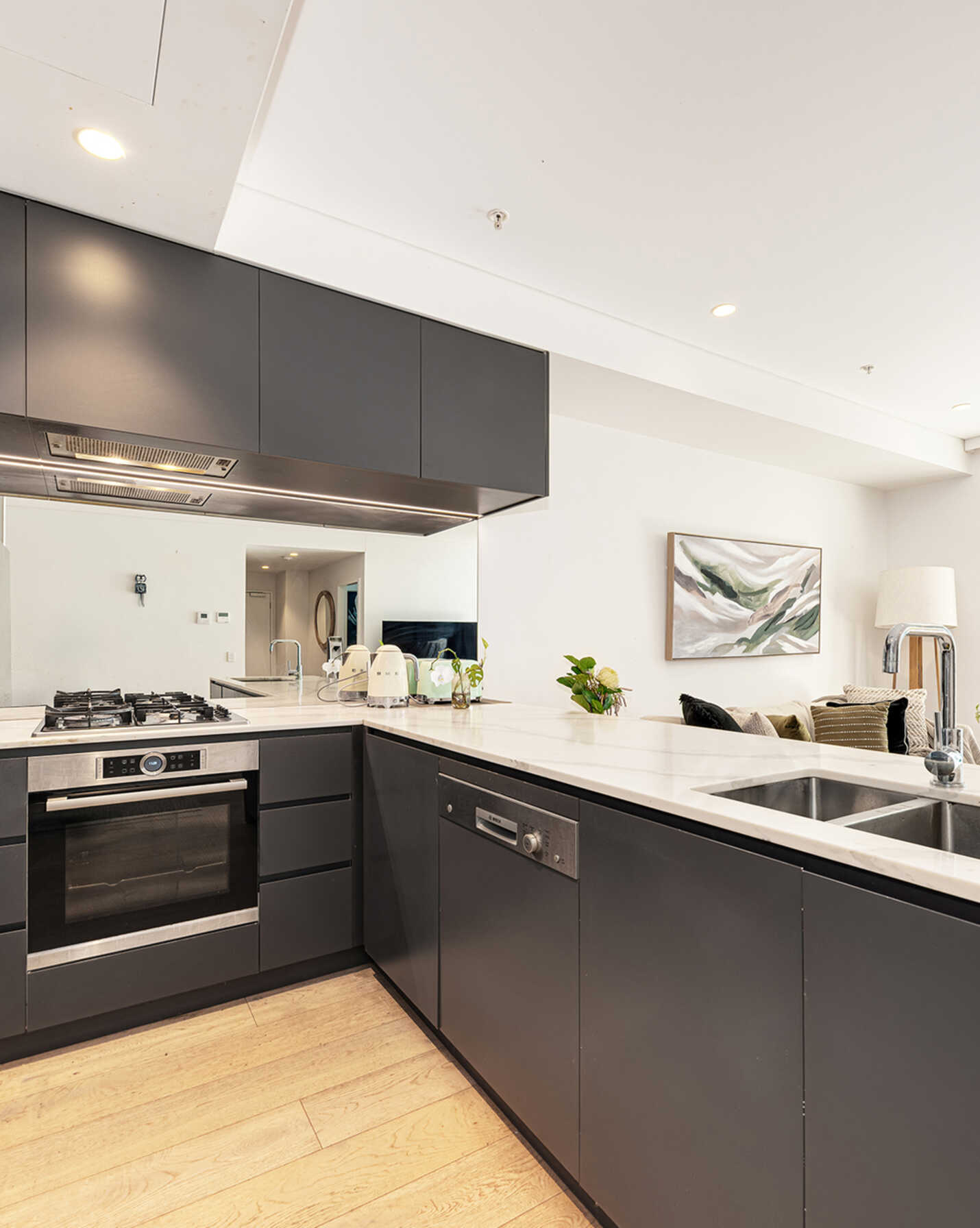 1401/221 Miller Street North Sydney, Sydney - Thumbnail 4