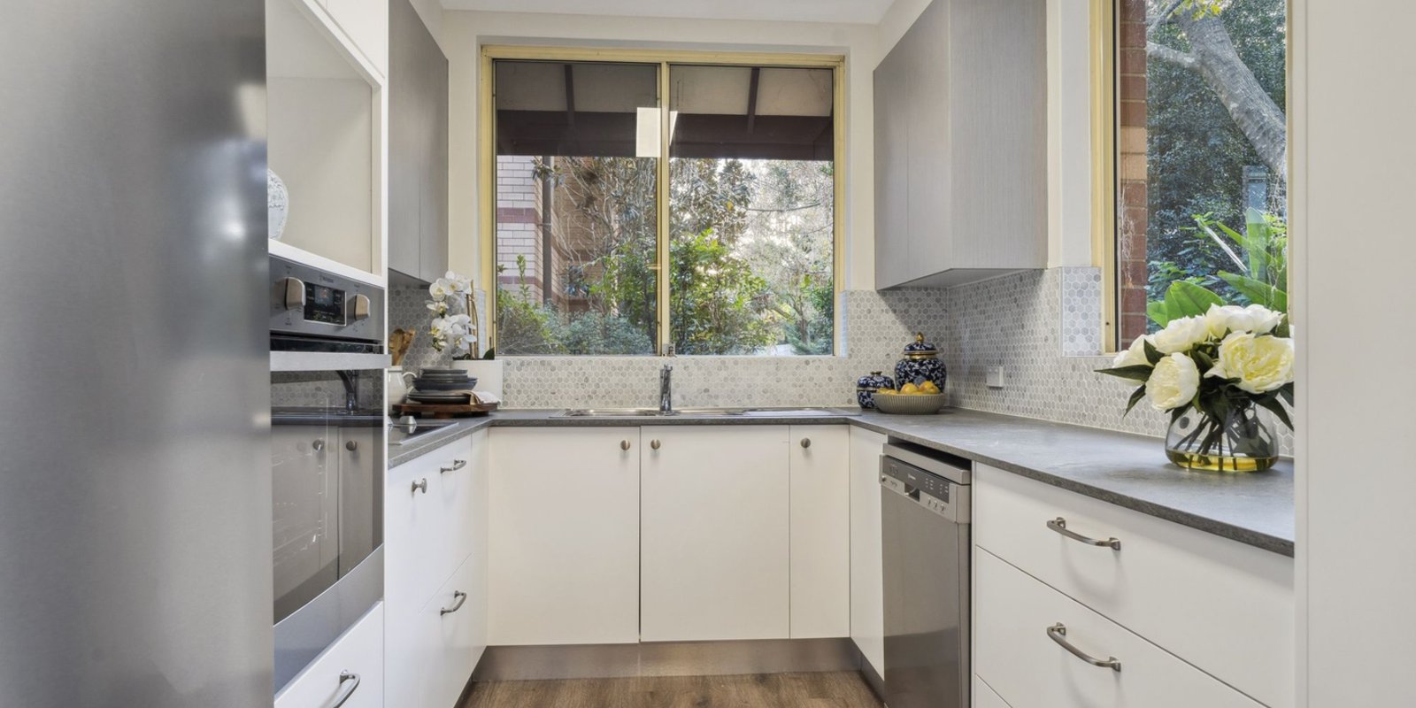 8/6 Hale Road Mosman