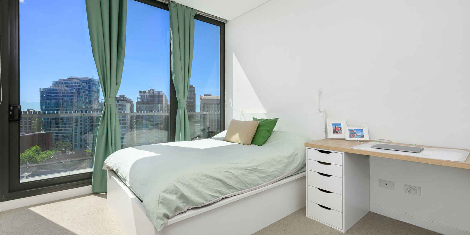 1601/225 Pacific Highway North Sydney 1601/225 Pacific Highway North Sydney