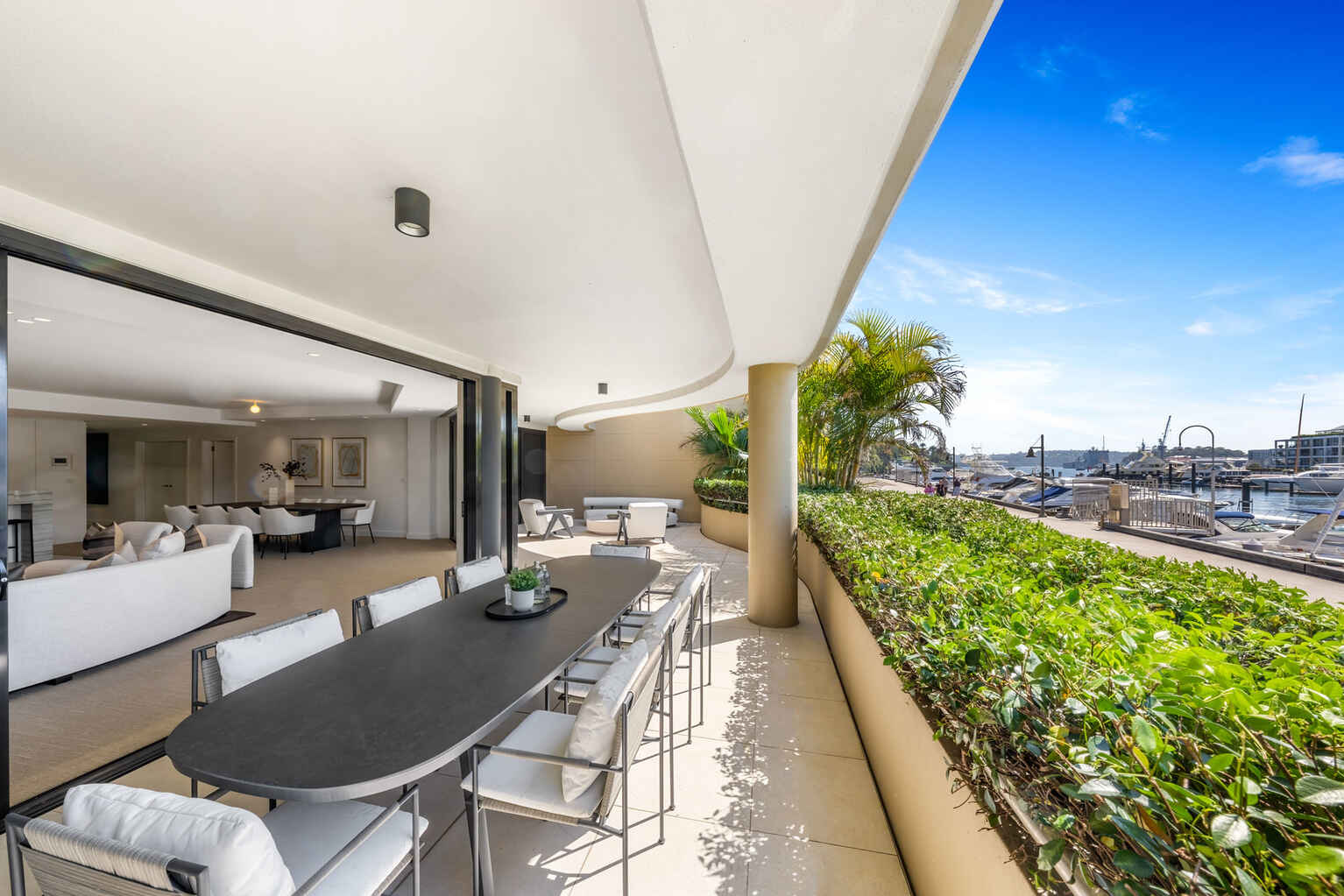 10/10 Lincoln Crescent Woolloomooloo