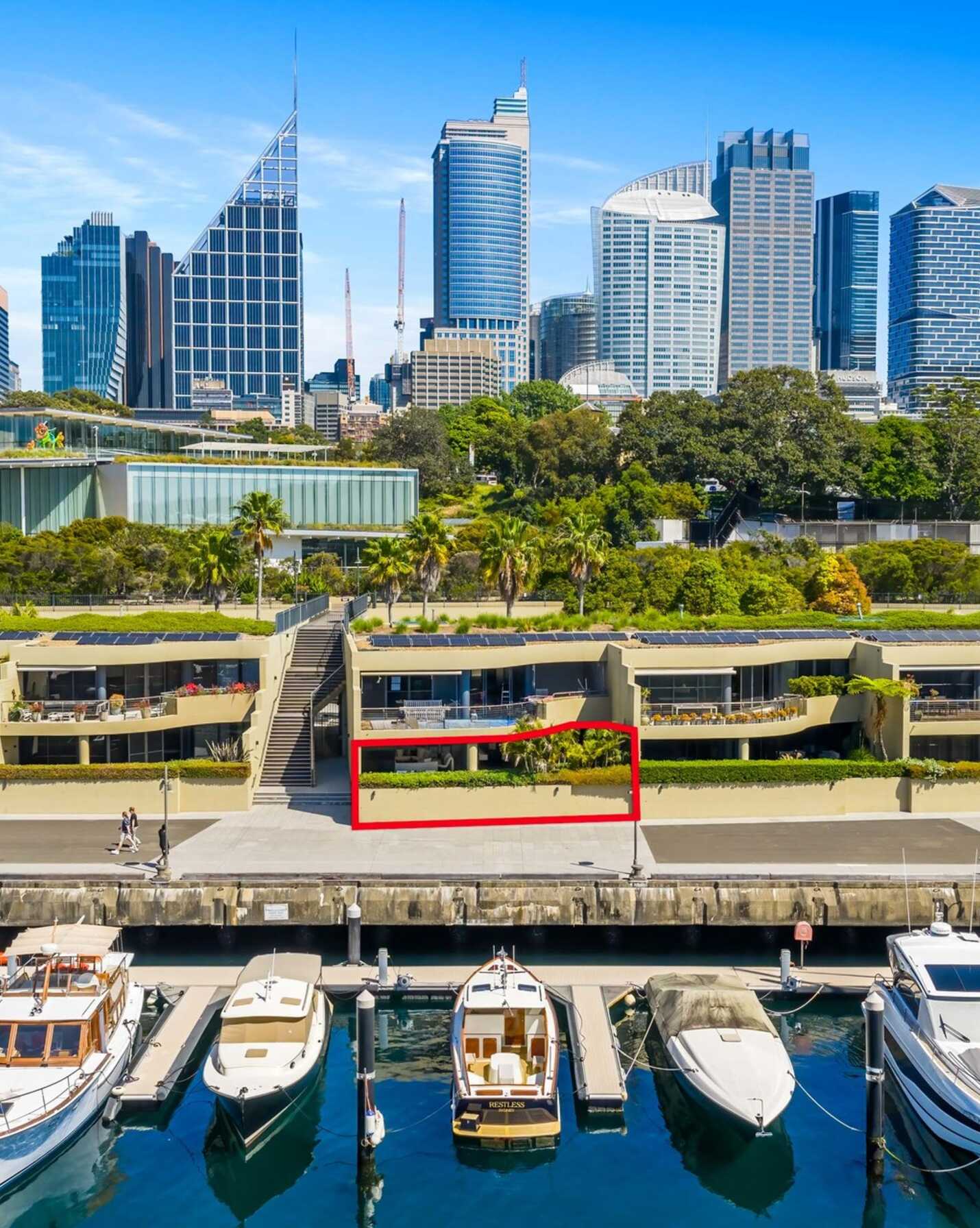 10/10 Lincoln Crescent Woolloomooloo