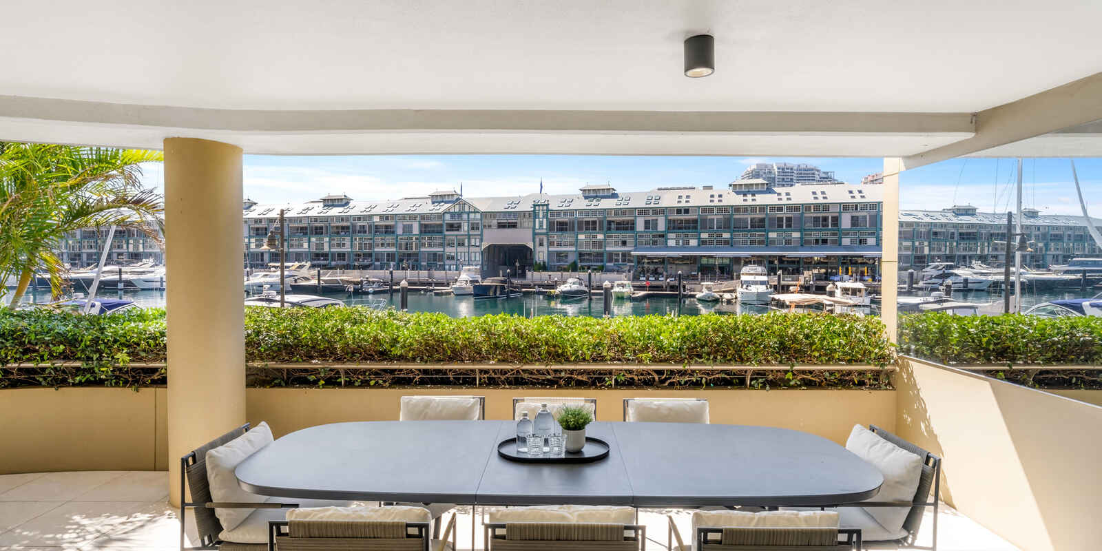 10/10 Lincoln Crescent Woolloomooloo