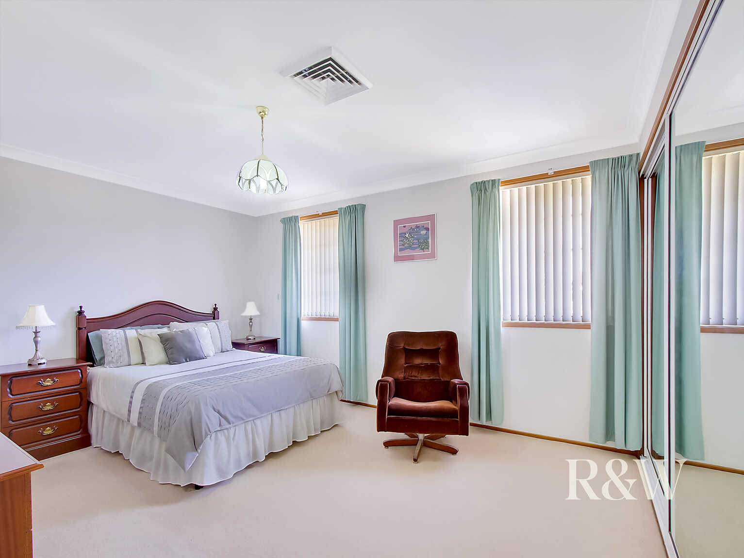 10 Leicester Way St Clair 10 Leicester Way St Clair