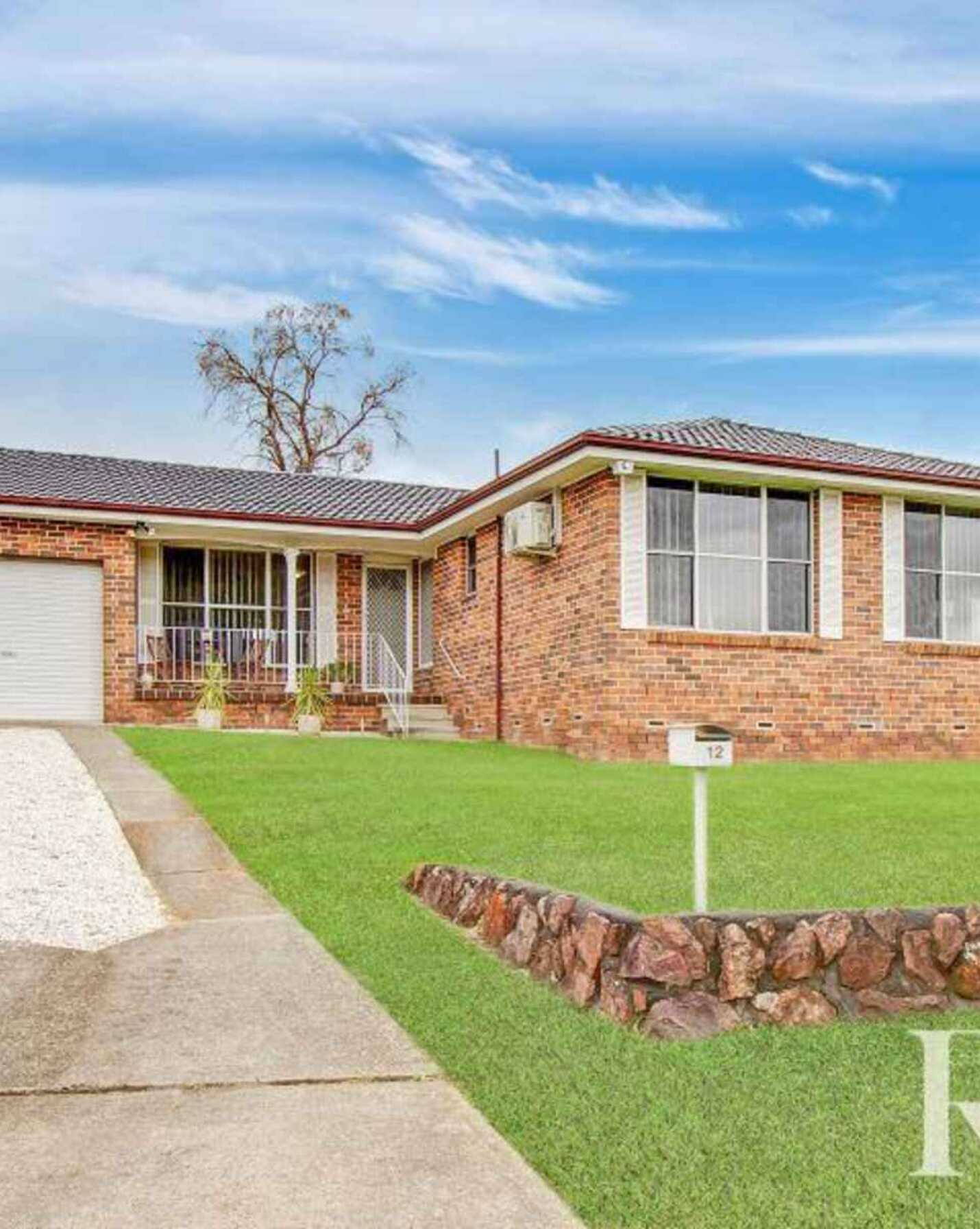12 Como Close St Clair