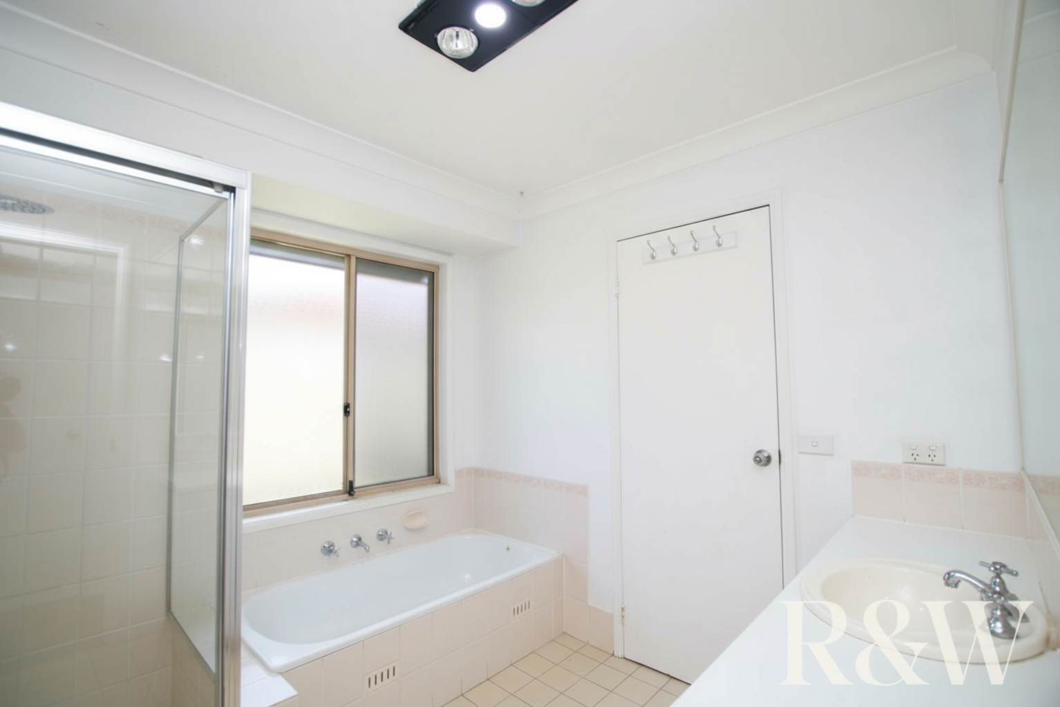 18 Rathmore Circuit Glendenning