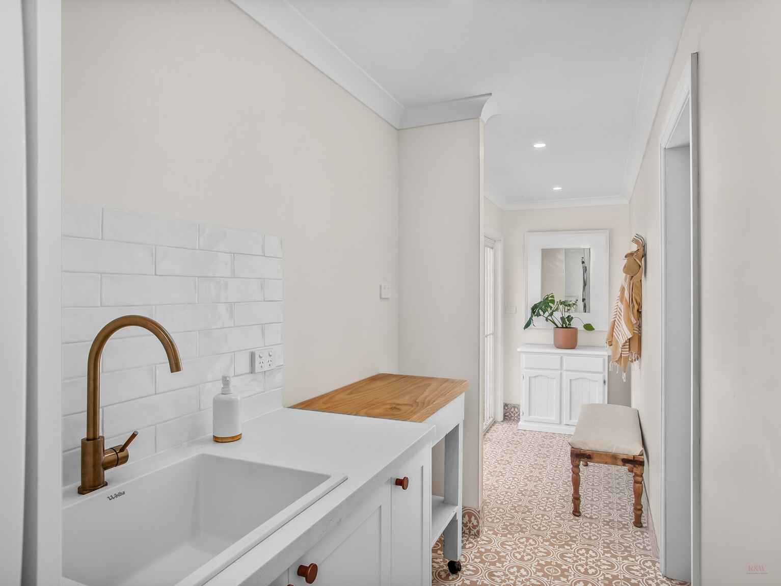 71 Middle Road Exeter