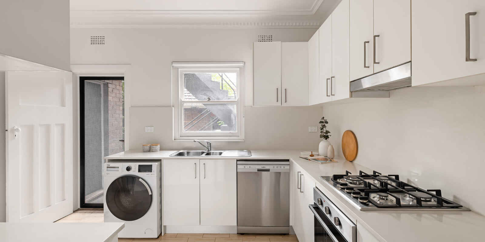 2/52 Henson Street Summer Hill