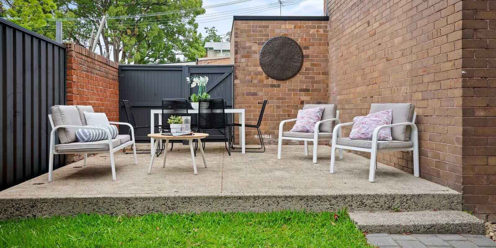 2/52 Henson Street Summer Hill