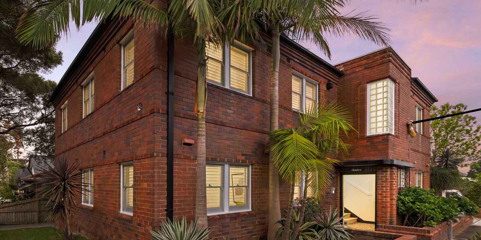 2/52 Henson Street Summer Hill