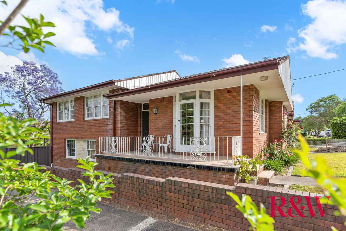 2 MYALL ST Concord West