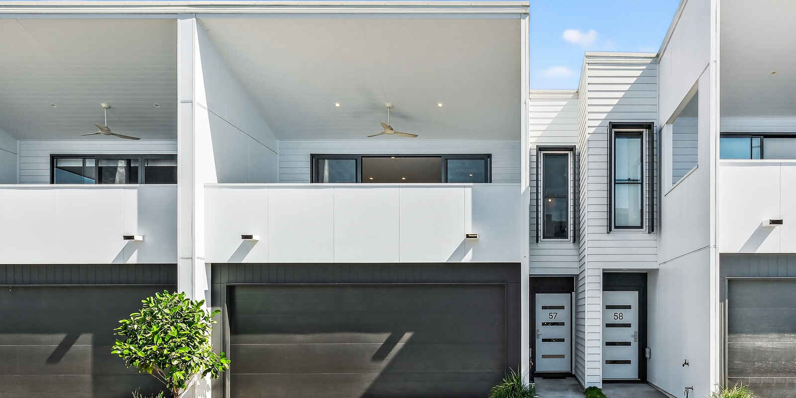 57 Delta Circuit Hope Island