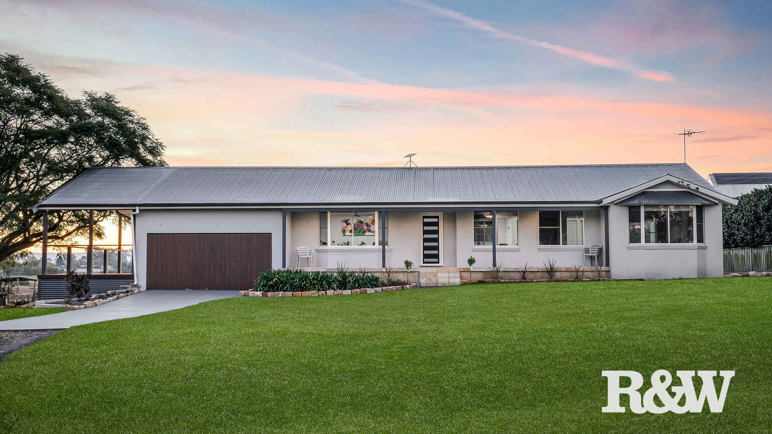 17 Clare Crescent Oakville