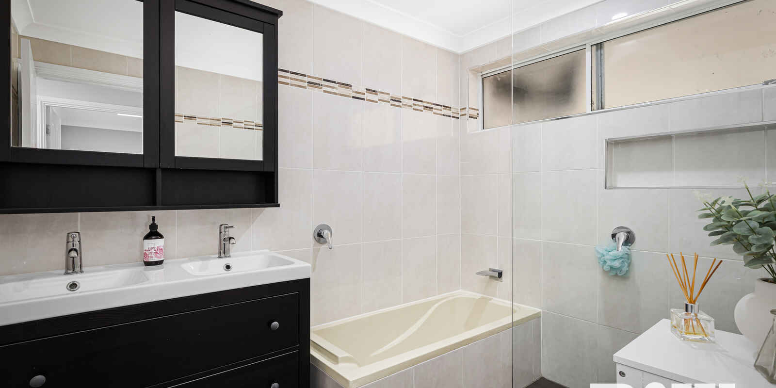 17 Clare Crescent Oakville 17 Clare Crescent Oakville